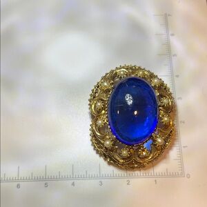 💙 Vintage Cobalt Blue Cabochon Brooch | Gold Filigree & Faux Pearl Accent